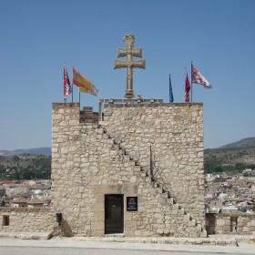 Pendentif Croix de Caravaca Acier Plaqué Or + Chaîne bobijoo