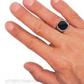 Ring Cabochon Oval Onyx